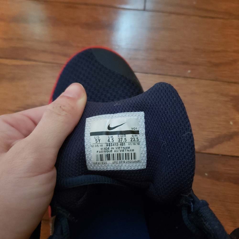 Sneakers - Picture 3 of 3